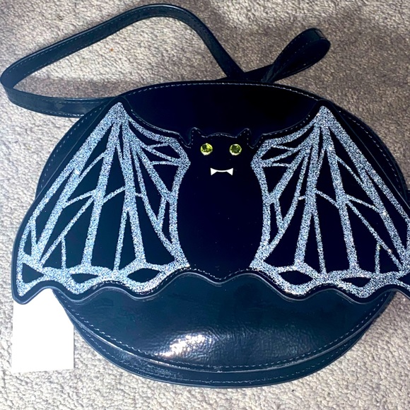 Betsey Johnson Handbags - Betsey Johnson Halloween bat purse crossbody